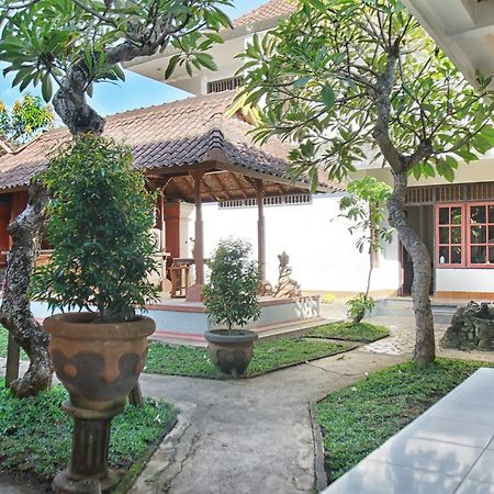 Halaman Depan Hostel Ubud  Exterior photo