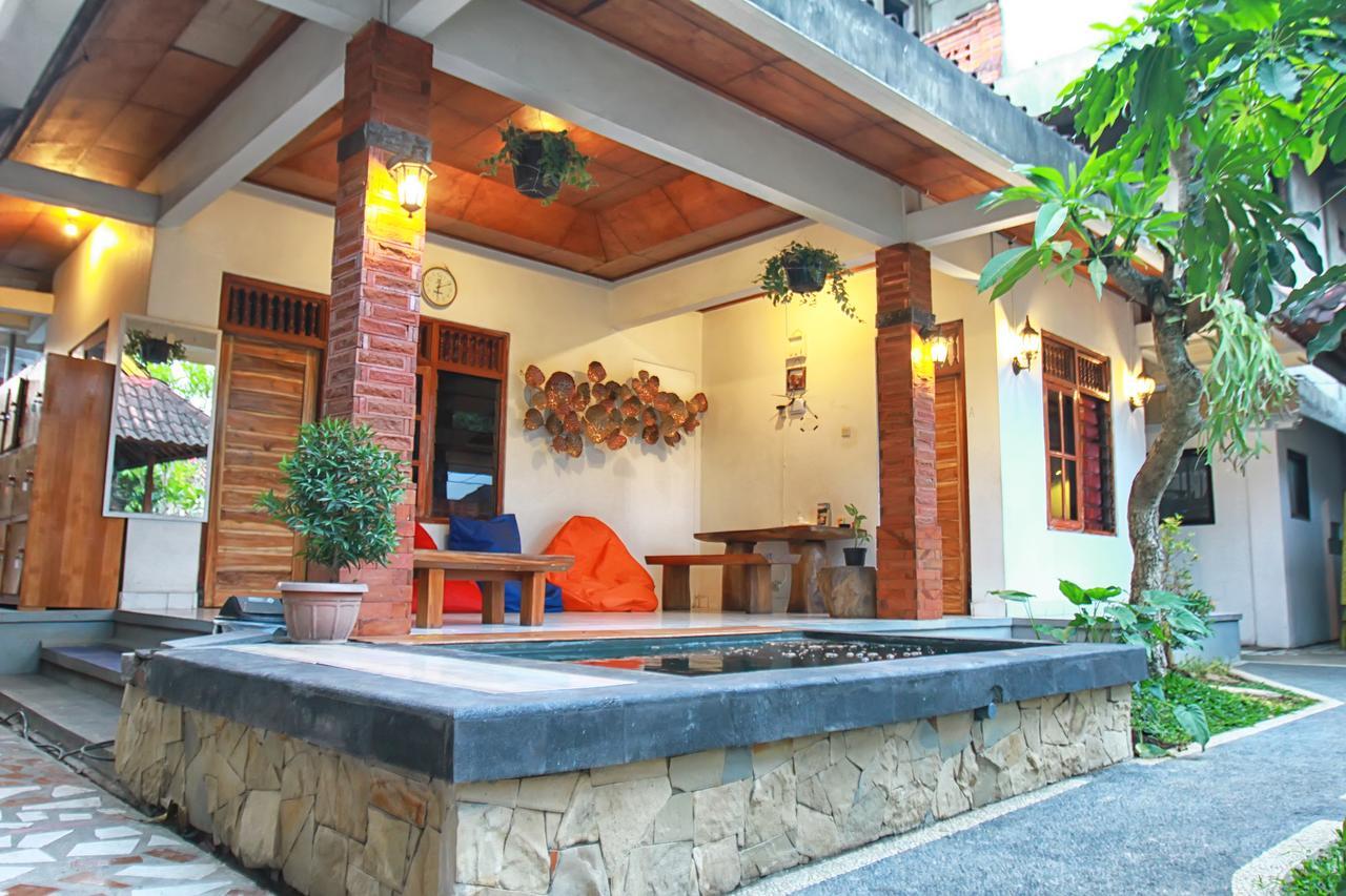 Halaman Depan Hostel Ubud  Exterior photo