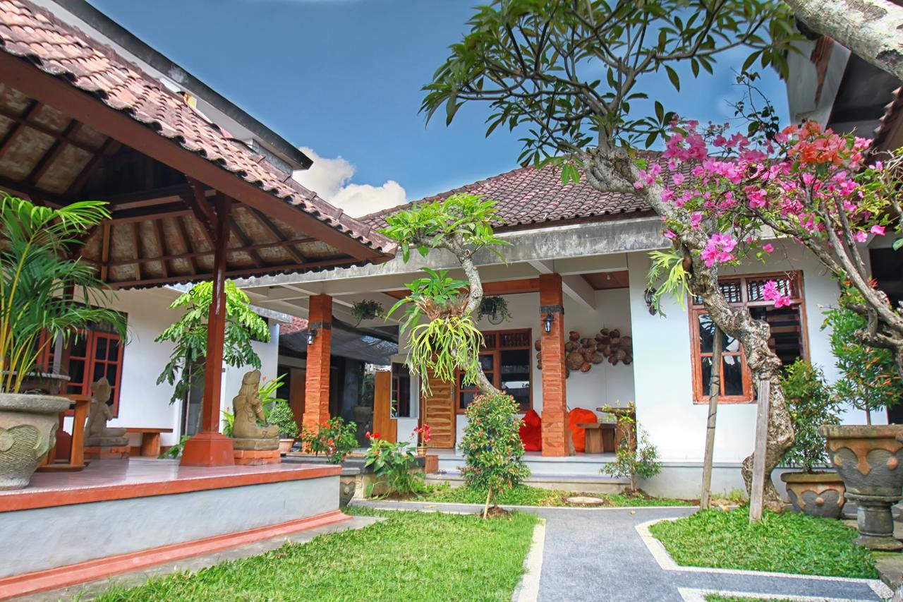 Halaman Depan Hostel Ubud  Exterior photo